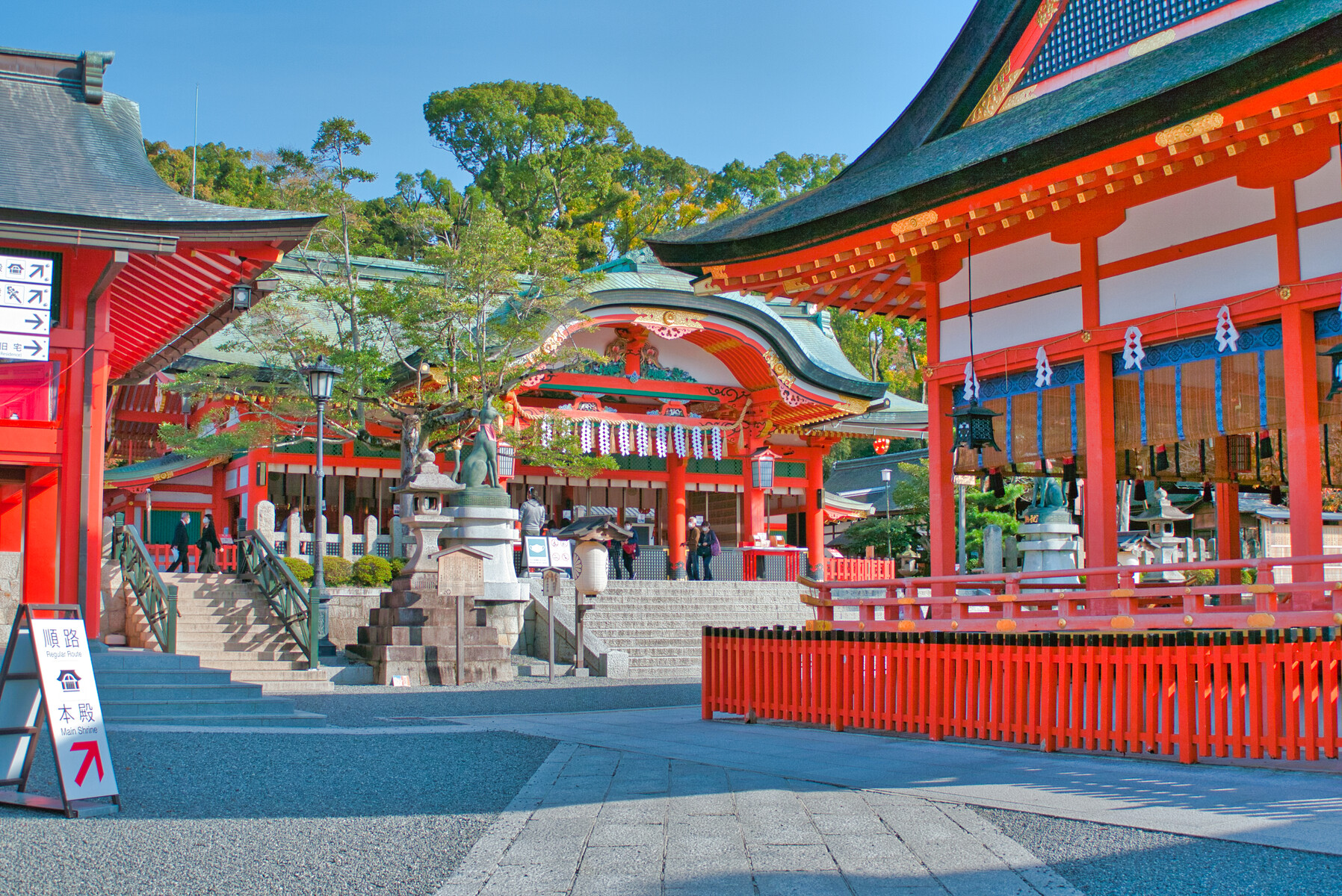 写真で見る旅 京都府 稲荷神社 夜の京都駅 ノスタルジック絵本店 写真で見る旅 京都府 稲荷神社 夜の京都駅 ノスタルジック絵本店