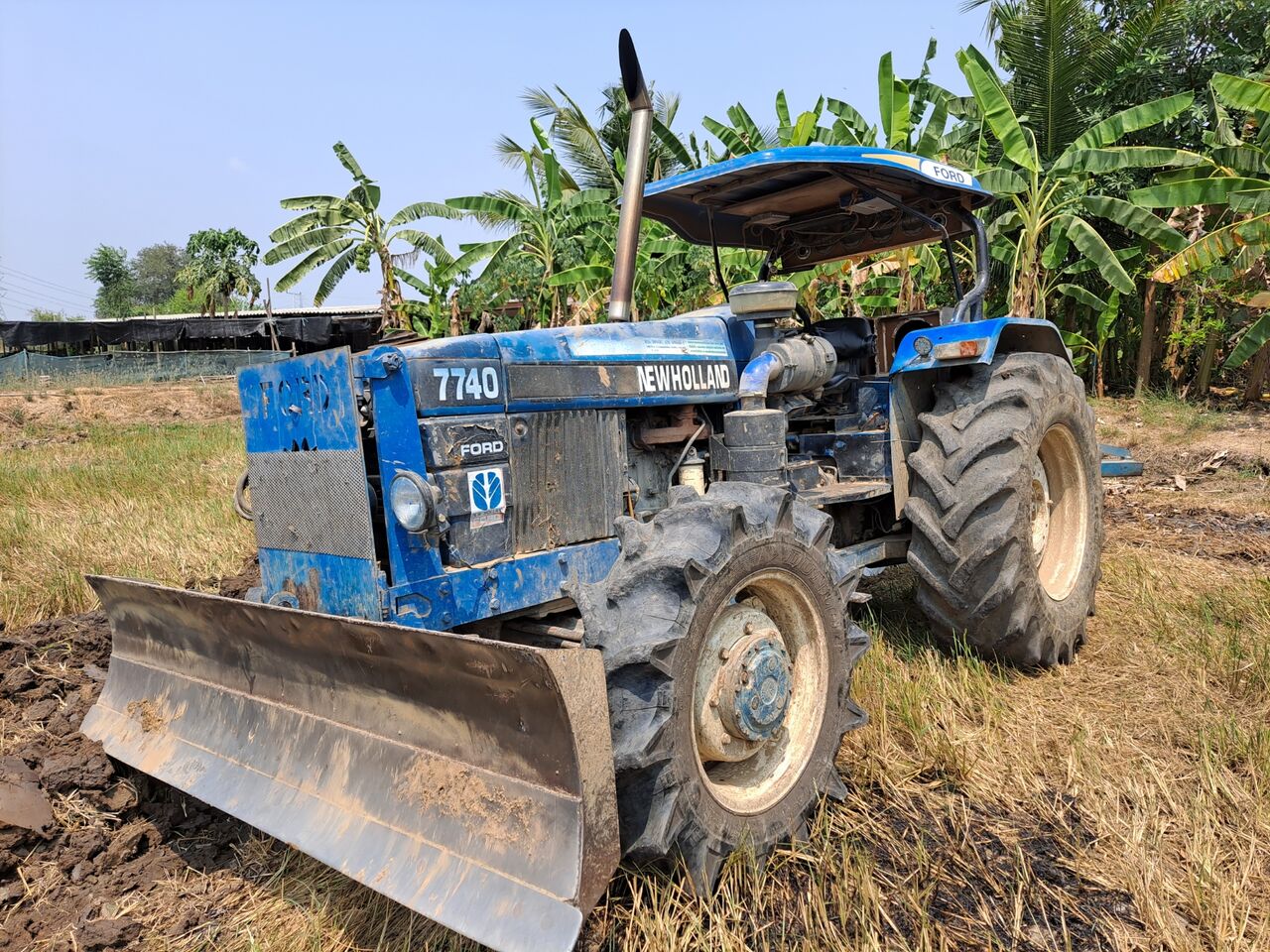 タイで年以上前の New Holland のトラクターを発見 農タイ生活の備忘録 タイで年以上前の New Holland のトラクターを発見 農タイ生活の備忘録