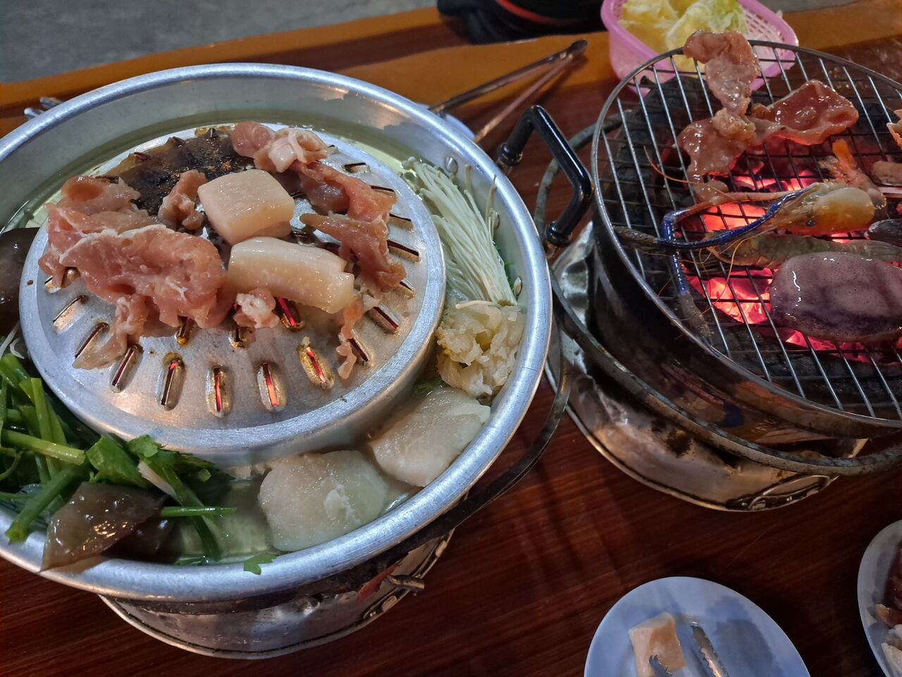 シラチャのオススメ ムーガタ店 King q 農タイ生活の備忘録