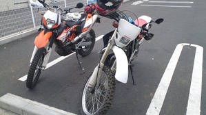 ����ӥˤǵٷ�