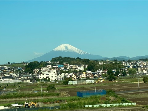 1C19AA33-1A91-4A49-BB0E-7DD8773B18A4-1