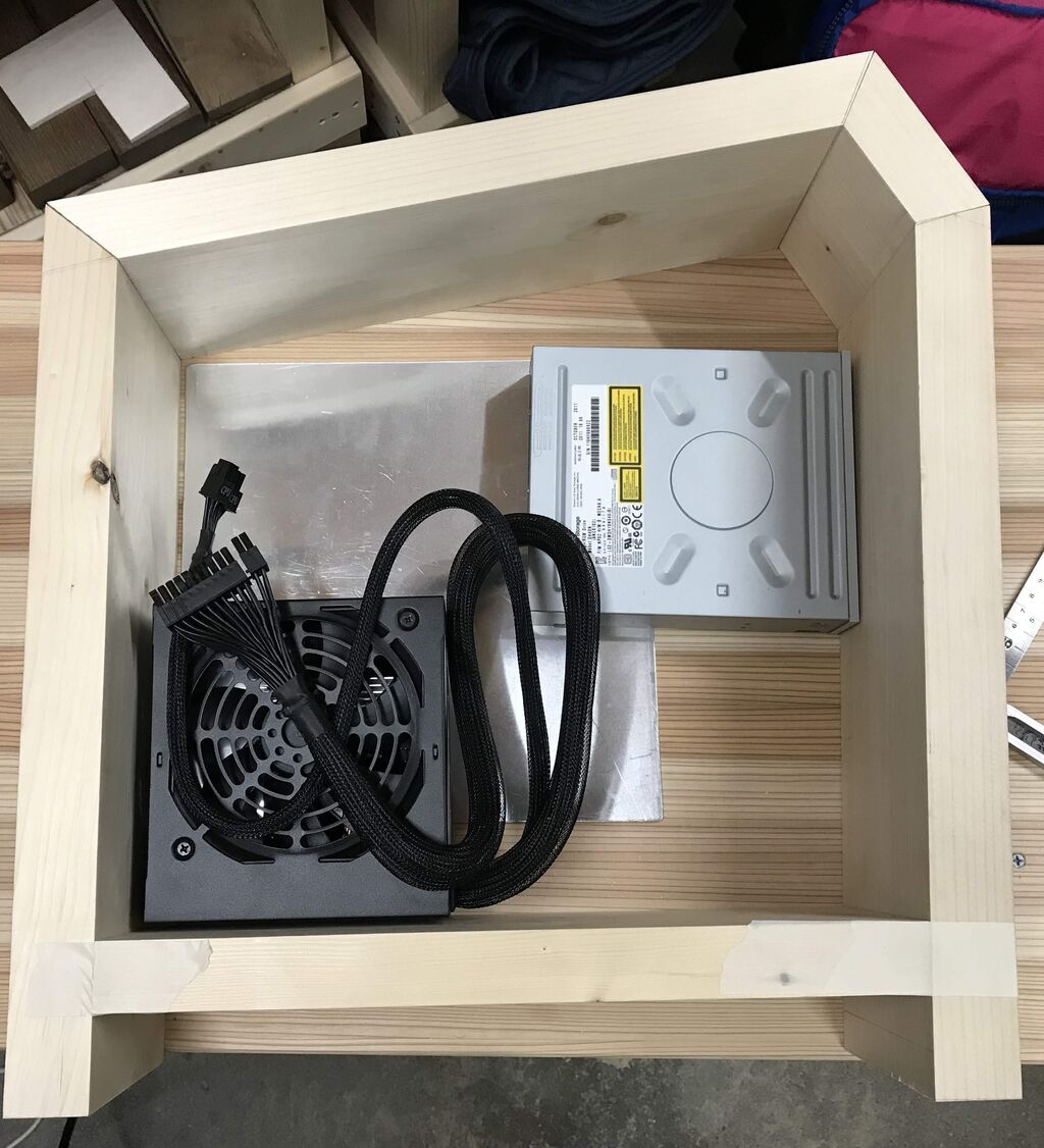 作品紹介 木製pcケース 1号機 2号機 Ryotaro Woodwork 合板を使わない木工