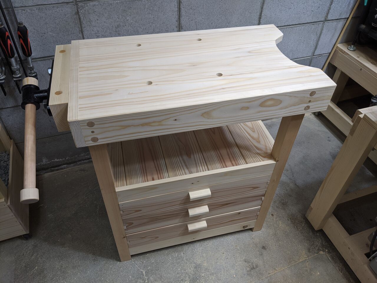 自作道具紹介 ～バイス付き万能作業台～ : Ryotaro Woodwork ～合板を