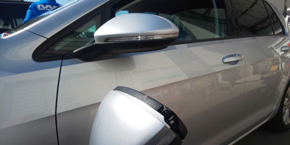 ゴルフ Cピラー 車 バイクのキズ修理 板金塗装 全塗装 トラック架装 施工例 愛媛県松山市ナップファクトリー