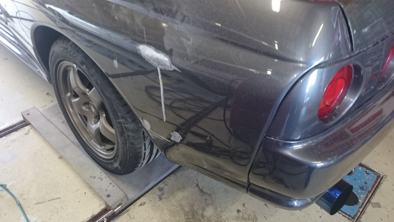 R32 スカイラインgt R リアフェンダー修理 車 バイクのキズ修理 板金塗装 全塗装 トラック架装 施工例 愛媛県松山市ナップファクトリー R32 スカイラインgt R リアフェンダー修理 車 バイクのキズ修理 板金塗装 全塗装 トラック架装 施工例 愛媛県松山市ナップファクトリー