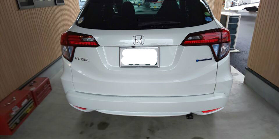 ヴェゼル バックドア 車 バイクのキズ修理 板金塗装 全塗装 トラック架装 施工例 愛媛県松山市ナップファクトリー