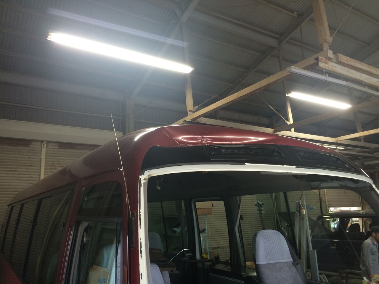 マイクロバス凹み修理 塗装 車 バイクのキズ修理 板金塗装 全塗装 トラック架装 施工例 愛媛県松山市ナップファクトリー マイクロバス凹み修理 塗装 車 バイクのキズ修理 板金塗装 全塗装 トラック架装 施工例 愛媛県松山市ナップファクトリー