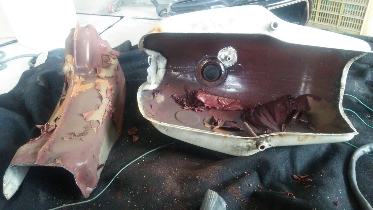 srxタンクの錆修理 車 バイクのキズ修理 板金塗装 全塗装 トラック架装 施工例 愛媛県松山市ナップファクトリー srxタンクの錆修理 車 バイクのキズ修理 板金塗装 全塗装 トラック架装 施工例 愛媛県松山市ナップファクトリー