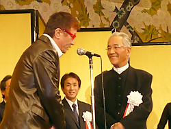 上岡龍太郎氏にやしきたかじん氏がつっこんだって 見たかったー ネットラジオか 車か うまいメシか おれ