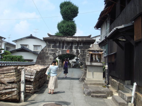 ������18