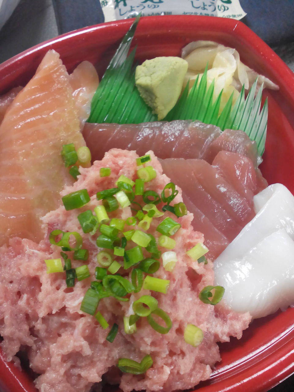 コスパ最強 海鮮丼 丼丸でどんぶり買って外に出よう インプットオタクはいっちょかみ コスパ最強 海鮮丼 丼丸でどんぶり買って外に出よう インプットオタクはいっちょかみ