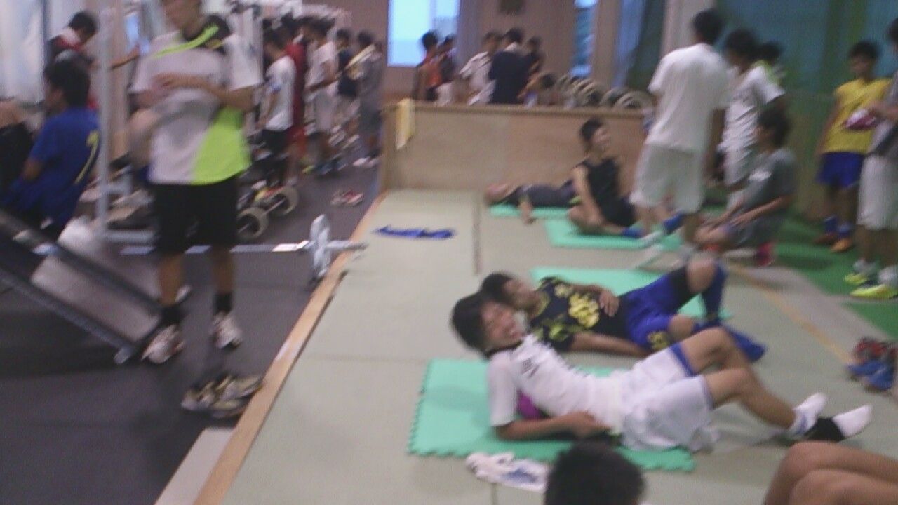 新潟産業大学附属高校サッカー部 室内練習 新潟産大付属高等学校サッカー部