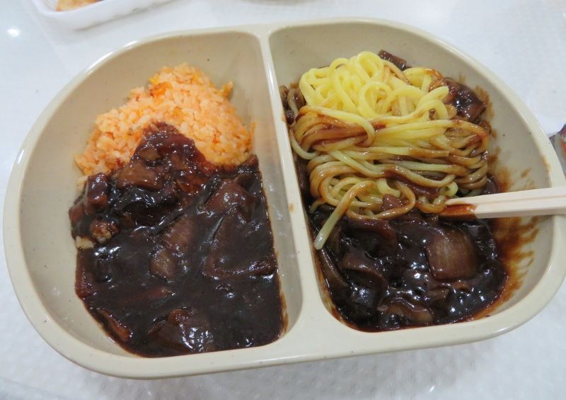 韓国の卒業式の日はジャジャン麺 てつ校長のひとり言 韓国の卒業式の日はジャジャン麺 てつ校長のひとり言