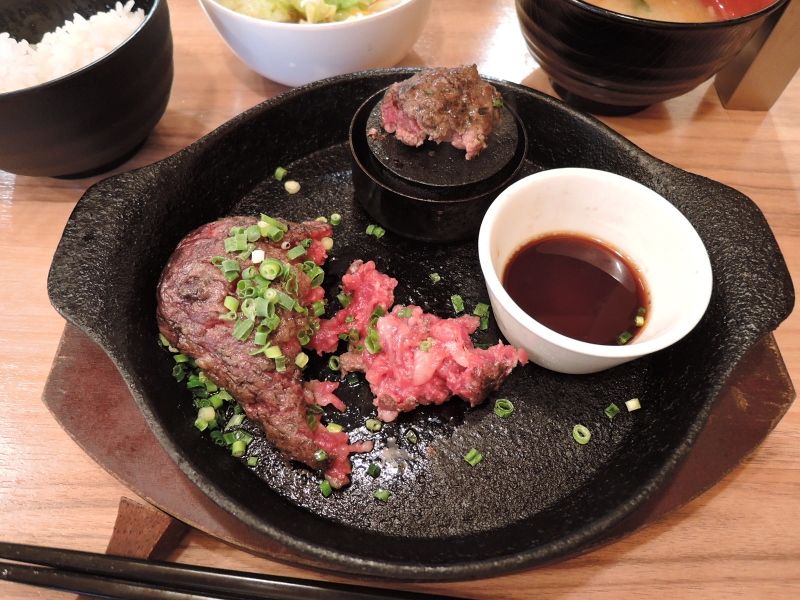 極味やのハンバーグ てつ校長のひとり言