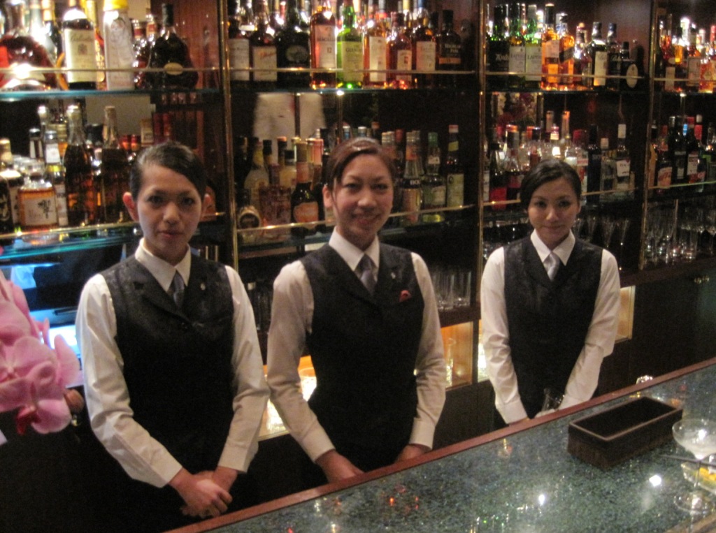 レディス バー 舞 倉吉 の開店祝い てつ校長のひとり言