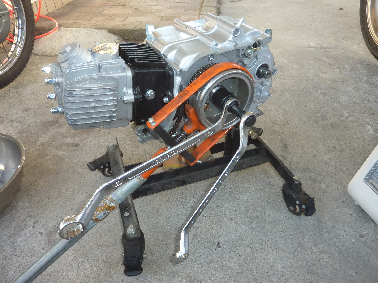 ベンリー50(125CC)エンジン等組み立て必須