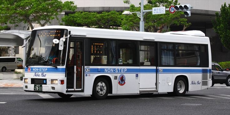 那覇バス 沖縄230あ7811 バスの世界へ