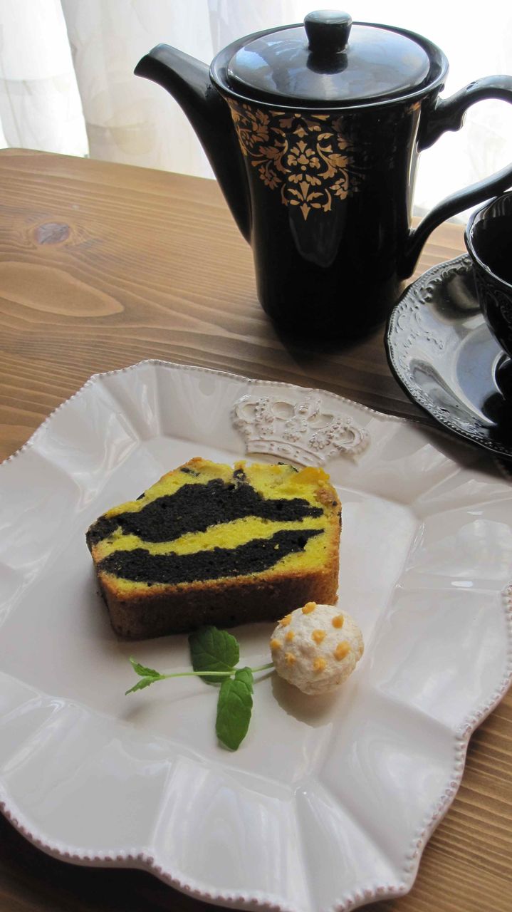 ハロウィン トラ柄模様のパンプキンパウンドケーキ Cafe Lusikka おうちで作るゆるカフェごはんレシピ
