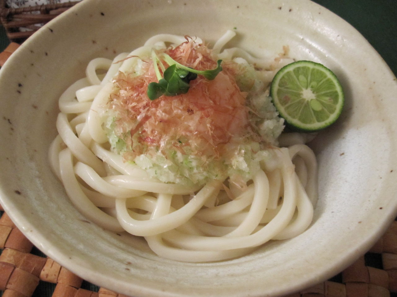 簡単 すだち風味のおろし釜玉うどん Cafe Lusikka おうちで作るゆるカフェごはんレシピ