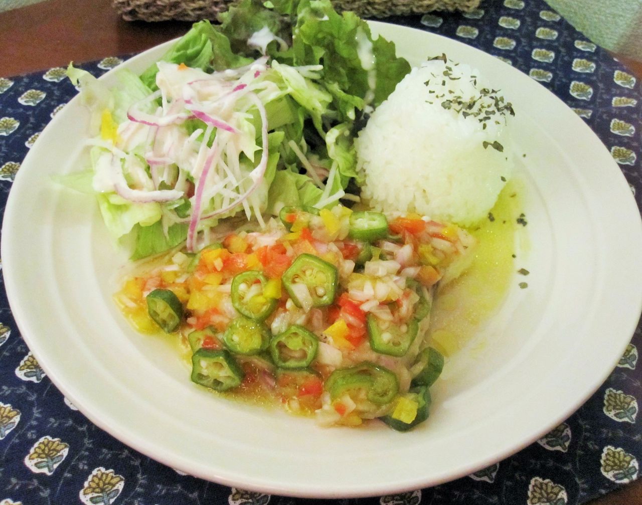 だし オイルでカラフルサラダソース カジキマグロのムニエル Cafe Lusikka おうちで作るゆるカフェごはんレシピ だし オイルでカラフルサラダソース カジキマグロのムニエル Cafe Lusikka おうちで作るゆるカフェごはんレシピ