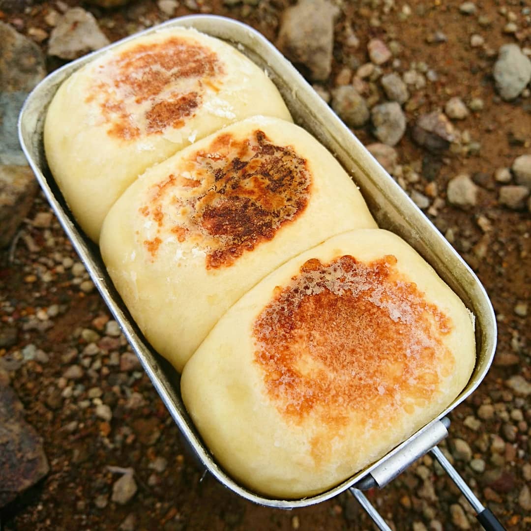 山飯レシピ メスティンでちぎりパン 紅葉の安達太良山 Cafe Lusikka