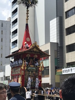 2BE9172D-5805-444B-A8AB-CA2576B543FE