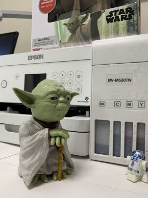 EPSON_EW_M630TW_and_Yoda_and_R2D2