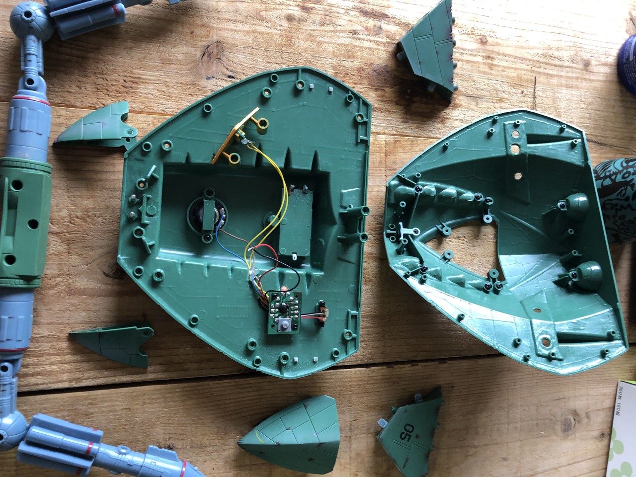 MIAビグロ製作記その1 まずは分解だね : 戦争の子犬たち