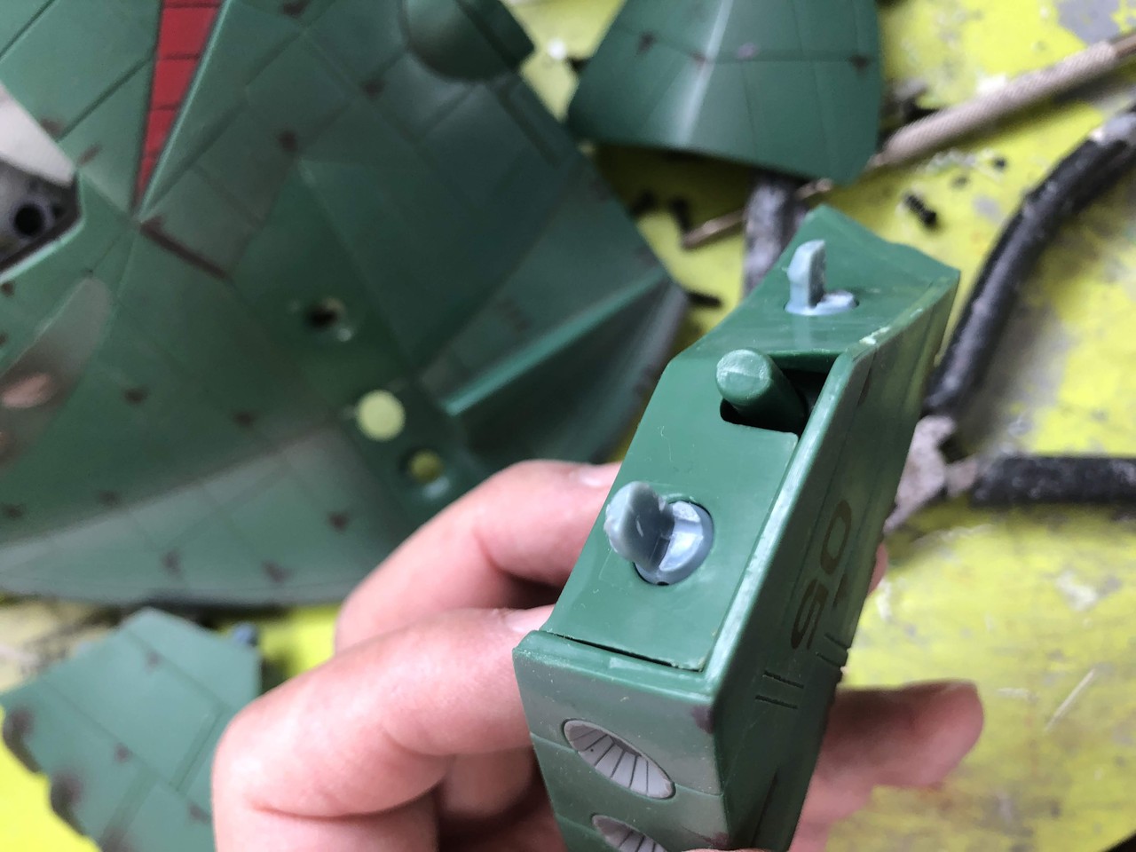 MIAビグロ製作記その1 まずは分解だね : 戦争の子犬たち