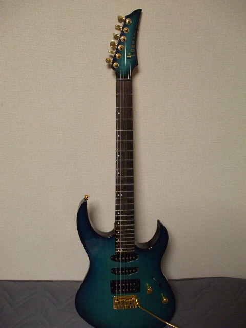 cobran 型番不明のエレキギター : 【Instrument】ぎたぶろ(仮 cobran 型番不明のエレキギター : 【Instrument】ぎたぶろ(仮