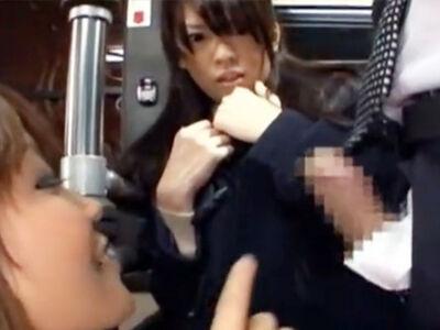 エロ動画 巨乳jkが下校バスの車中で堂々ペニスを咥える痴女の姿に驚愕 促されるまま3p開始 ヌクヌク動画