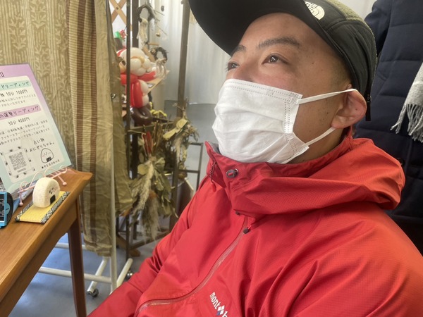 E9B24EA3-6299-4941-B776-60591311BBAD