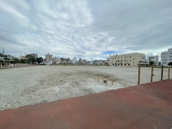 4BB8CCCB-619C-4F05-A860-9EDF7DCF4100