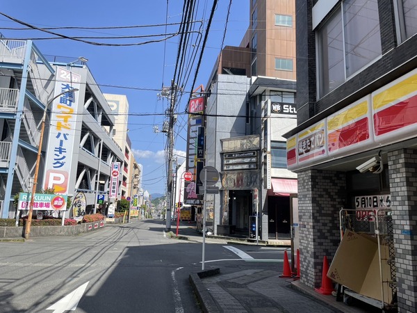 4C6096B7-C64B-4053-945E-471FF06F11F8