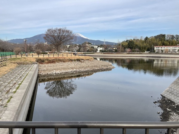 7961CE9A-4FFF-408C-B64B-8C725C7A4C12