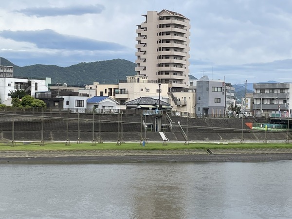 42CF11C8-7E01-4667-9003-B7F9225474A9