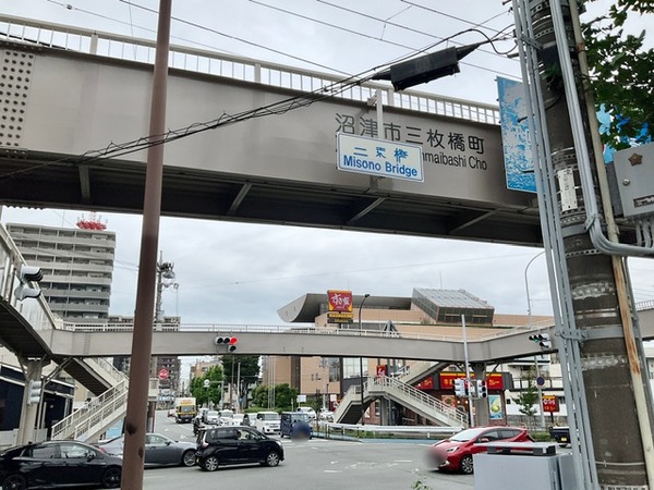 FC9B8058-A8BE-48EC-A0A1-575724E43D03