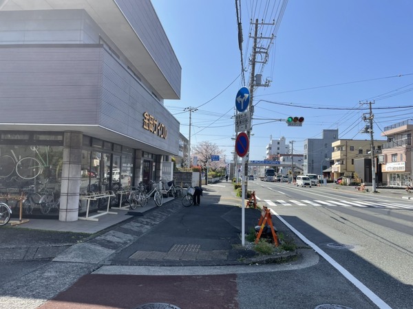 979E54E8-B9EC-48E4-9146-D59E04AC7143