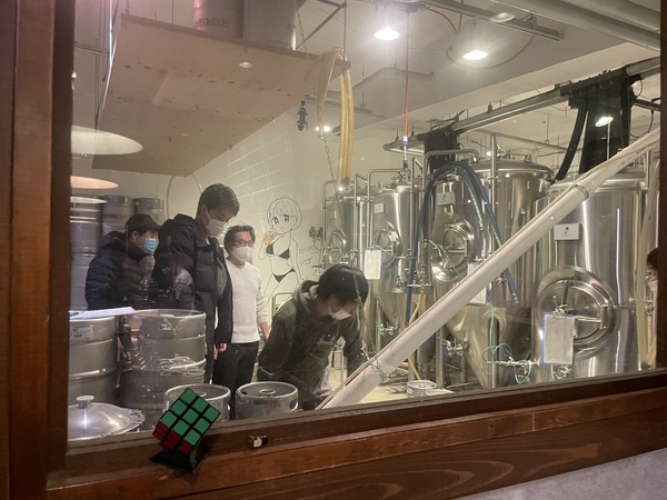 AE6DC5B9-7933-4A9E-BD0C-5352B8A6445A