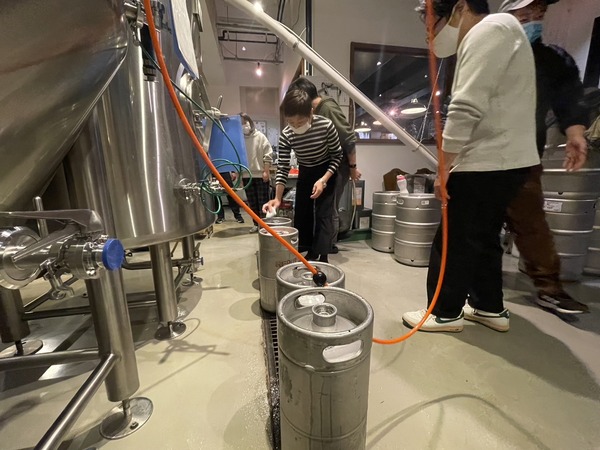 9B400894-4A43-4273-94E2-FBD6247BEE36