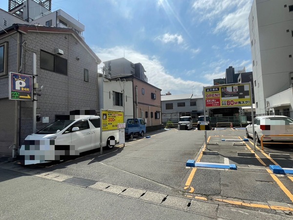 83890609-2543-4F74-BA81-55EFB14A7713