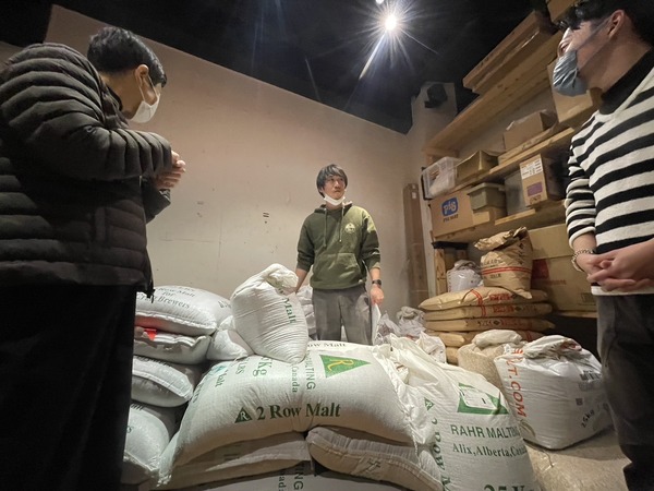 B5FDC529-D9DB-4A49-A4D2-B02209A0C54C