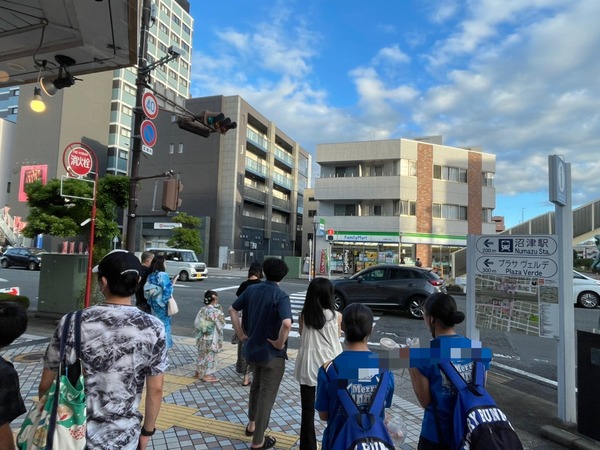 B72D3B7E-EB9A-43DE-A628-D95D7E8539F2