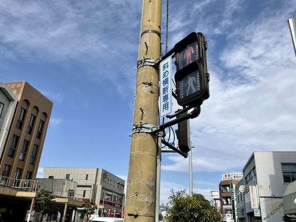 D89BD583-0823-4C45-9FF6-901575BC3677