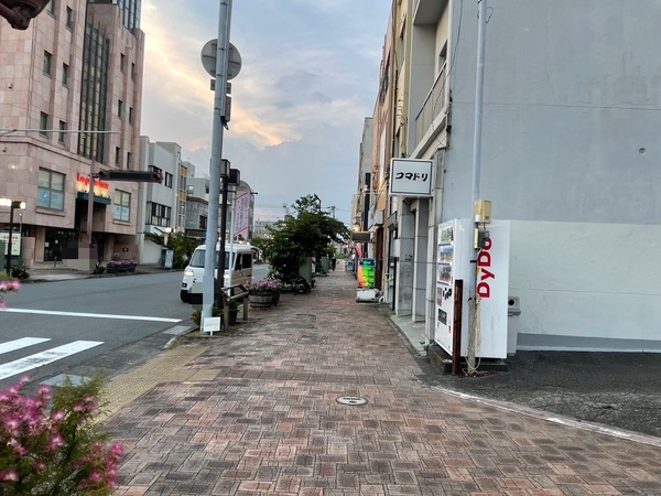 1E882C10-234A-4B69-A99E-3278E631BEC3