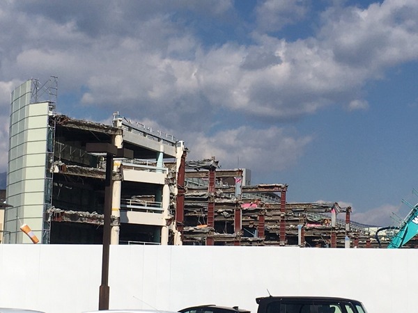 C8DE6E2F-F9E2-43B8-9556-C02F521254BE