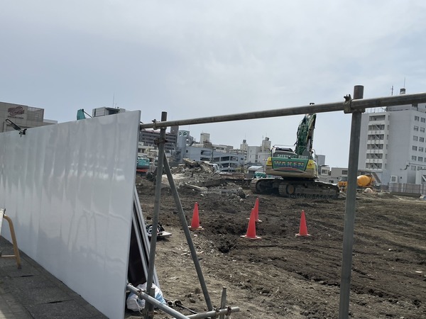 82743C79-DCEB-45D0-8276-B3DCBDAE586F