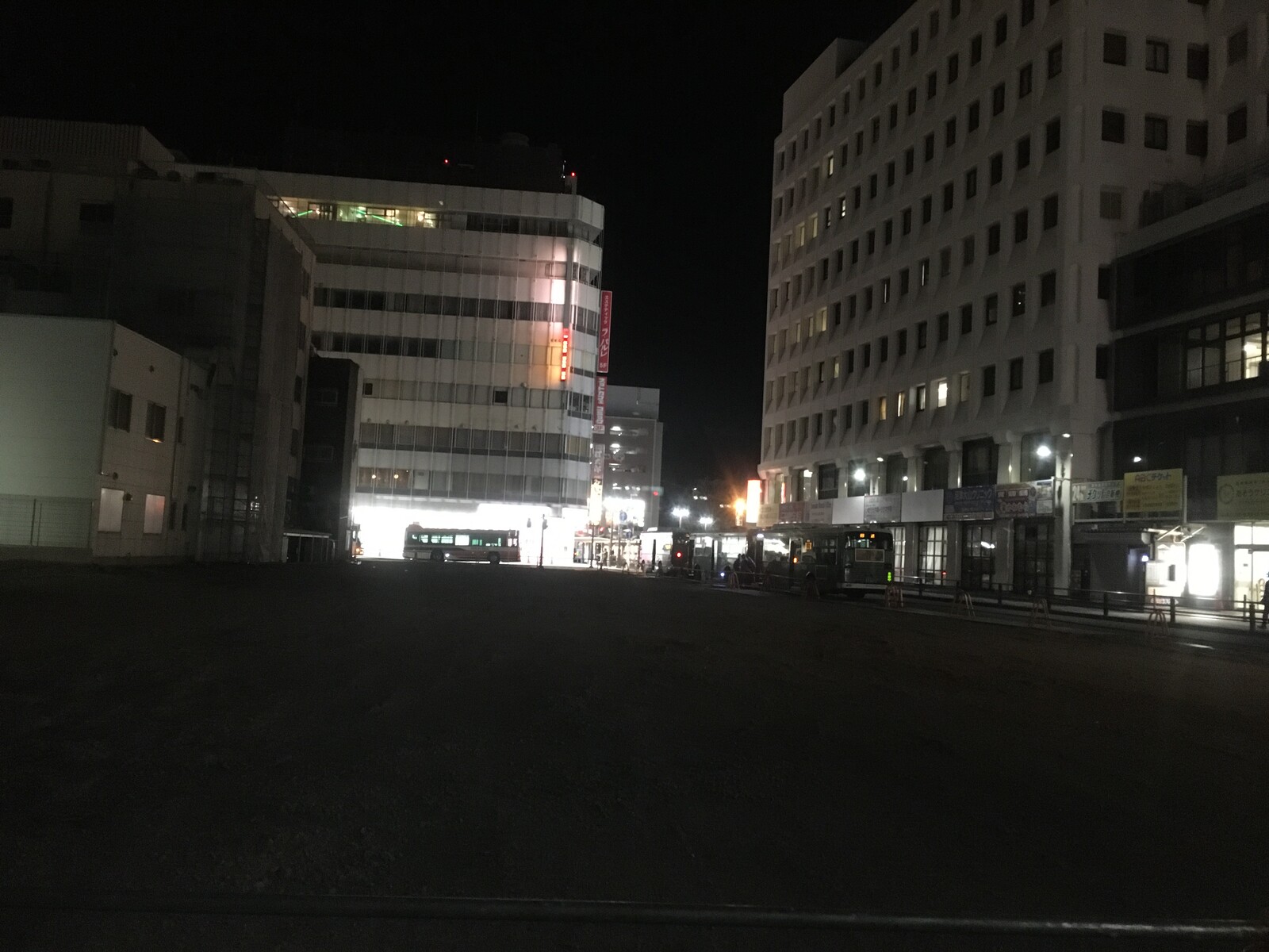 夜の旧ニチイビルの感じがかっこいい 沼津産業ビル 沼津つーしん 夜の旧ニチイビルの感じがかっこいい 沼津産業ビル 沼津つーしん