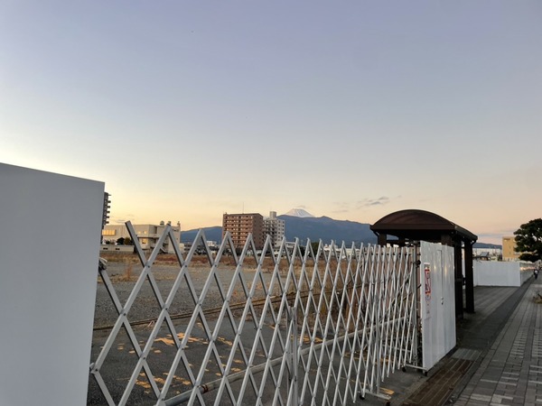 8F523D64-1D90-4F0E-B711-AB772551EAB5