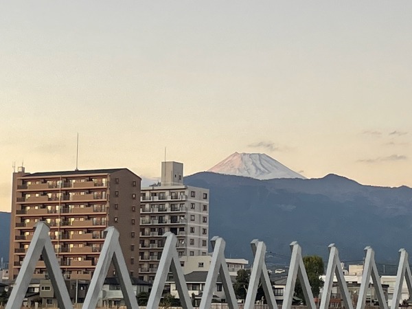 F4C4F3C4-11F3-4B74-86FC-38E5A1C934BC